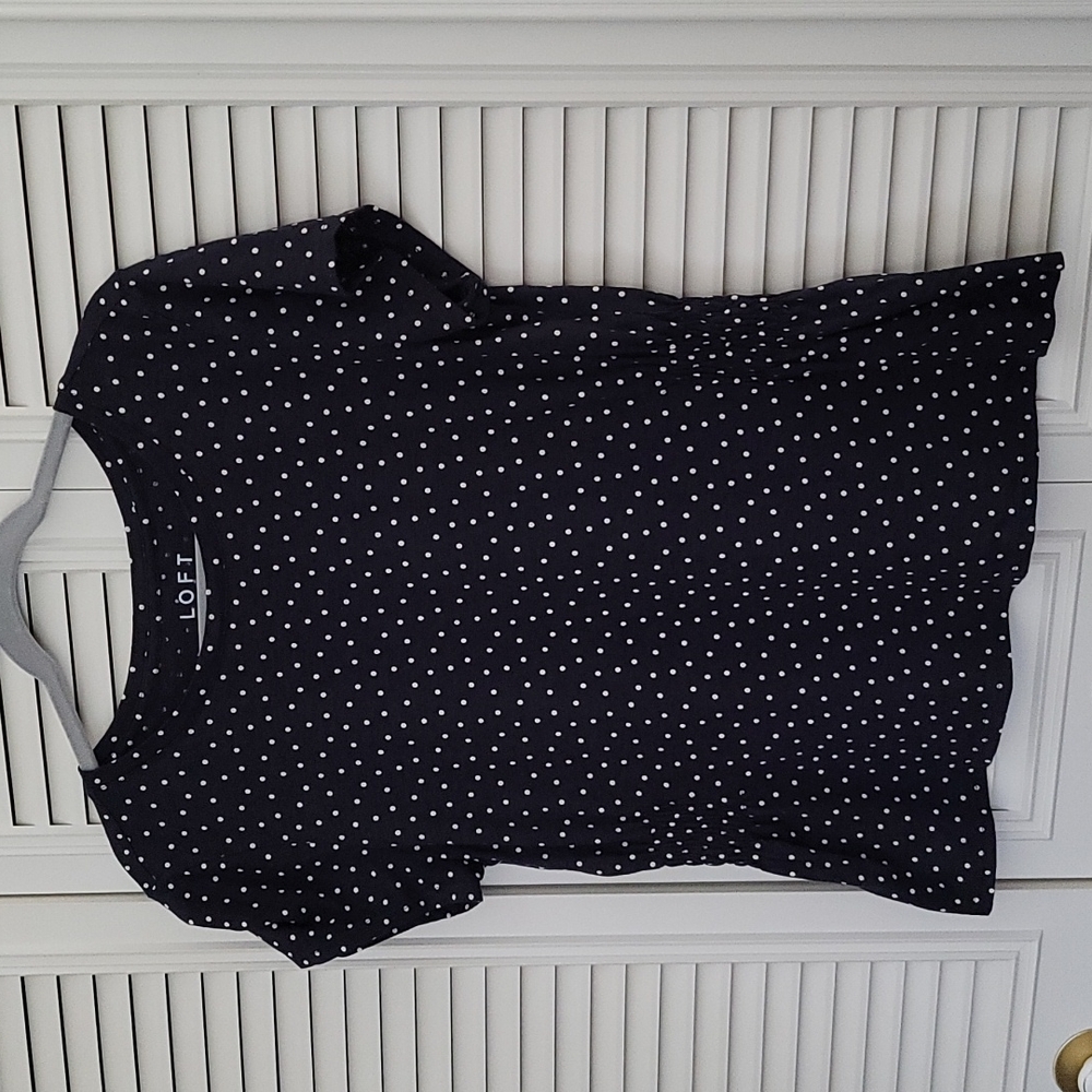 LOFT navy & white polka dot tee